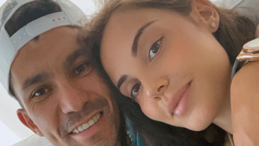 Cristina Morales y Gary Medel