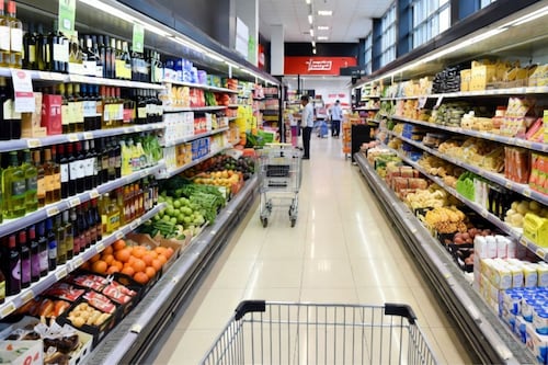Horarios de este feriado 21 de mayo: Revisa a qué hora cierran supermercados