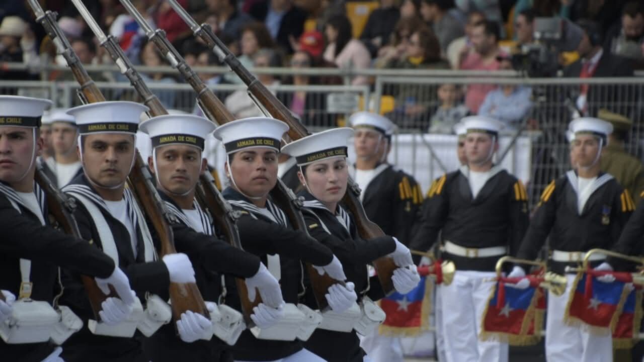 El caso reabre el debate sobre ritos militares, consumo de alcohol y falta de protección efectiva a funcionarias dentro de instituciones armadas.