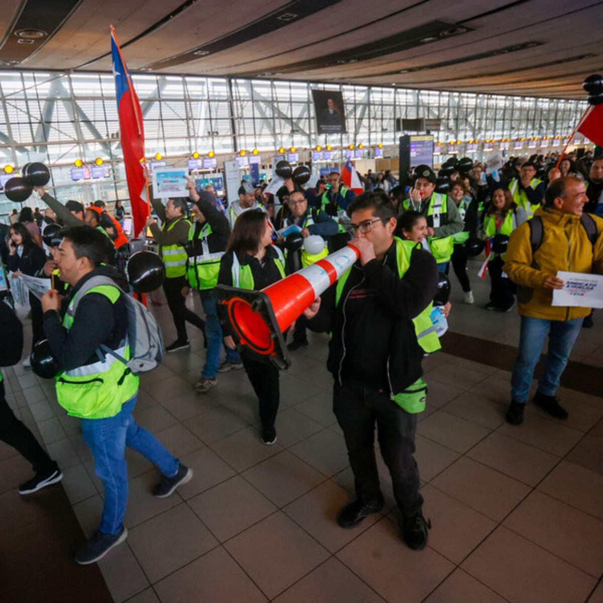 Acuerdo alcanzado: Termina la huelga en Aeropuerto Nuevo Pudahuel Acuerdo alcanzado: Termina la huelga en Aeropuerto Nuevo Pudahuel