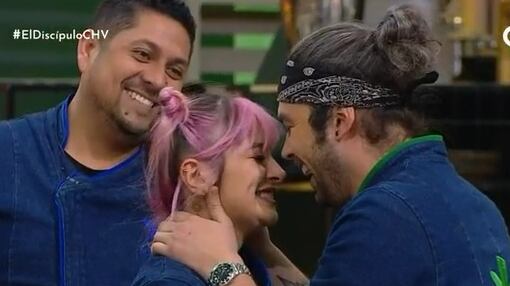 Este miércoles por fin pudo conocerse en CHV del romance entre Max Cabezón y Miel Blanca.