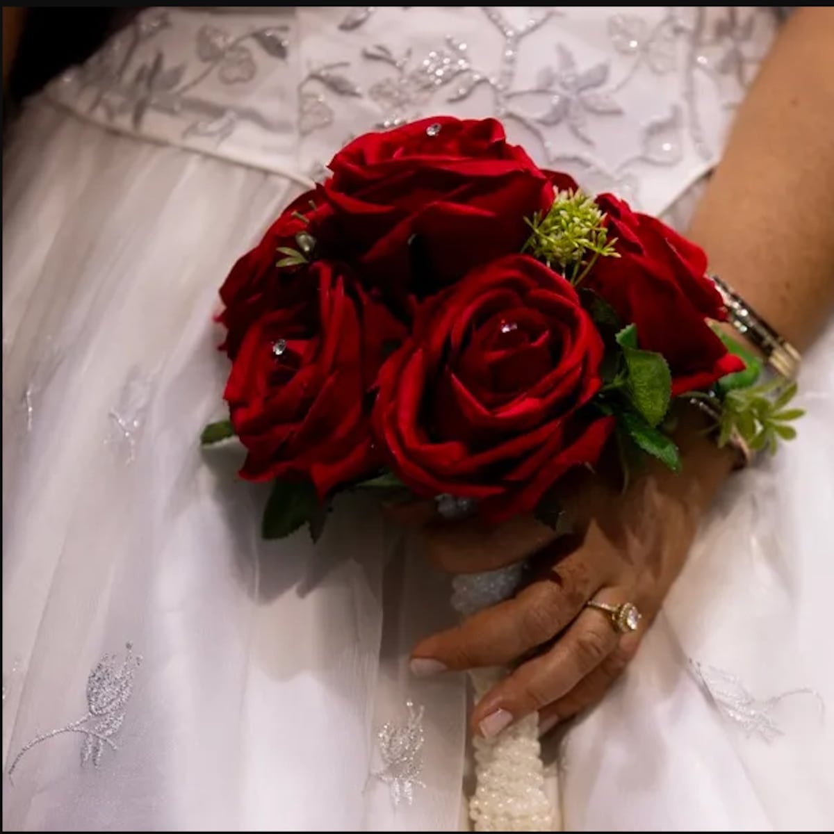 Violan a mujer en su propia boda Violan a mujer en su propia boda