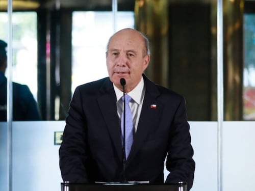Encuesta Cadem: aprobación de Kast sube al 41% y Jorge Quiroz aparece como el ministro más influyente