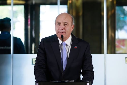 Ministro de Hacienda explica acuerdo con el PDG por pañales y medicamentos: “Es una bonificación a las personas asociado al 19% del IVA, pero no es una rebaja”