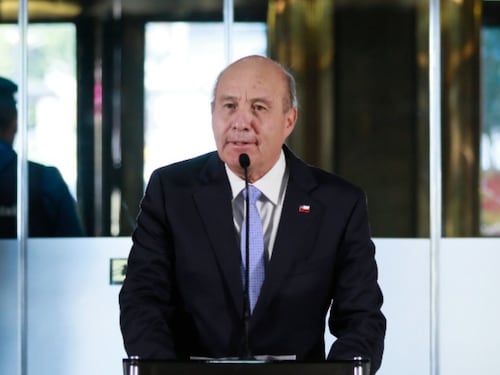 Lancha, club de tenis y casa de $820 millones; el patrimonio del ministro Jorge Quiroz