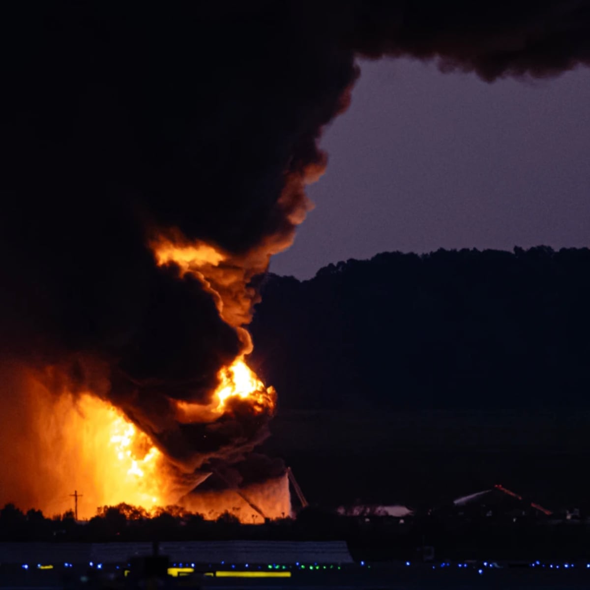 Tragedia aérea en Kentucky: Avión de carga se estrella cerca del Aeropuerto Internacional Tragedia aérea en Kentucky: Avión de carga se estrella cerca del Aeropuerto Internacional