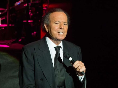 “¿Estás lista para que te cambie la vida?“: dos extrabajadoras de Julio Iglesias dan duros testimonios de agresiones sexuales acusando al cantante