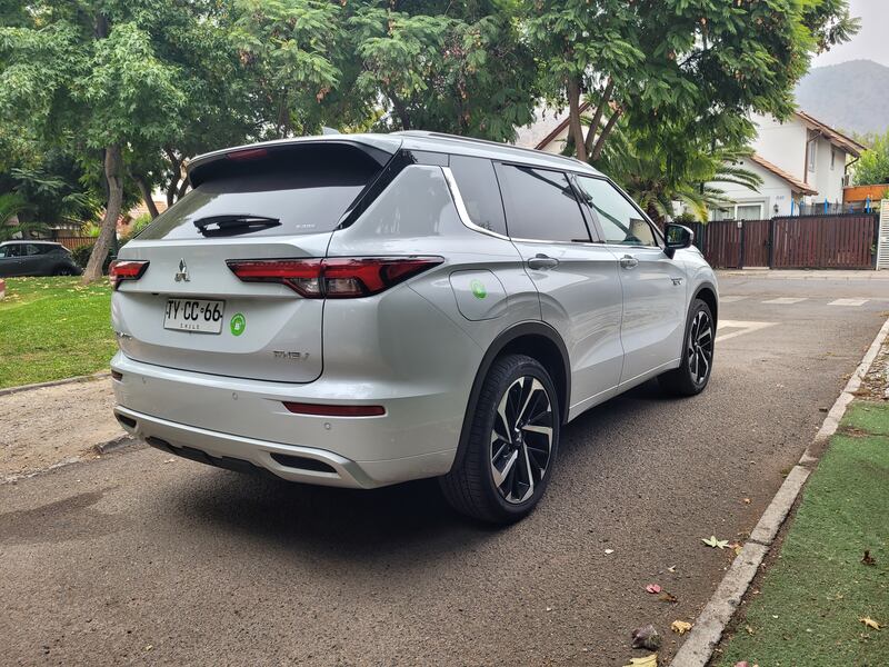 Mitsubishi Outlander PHEV 2023