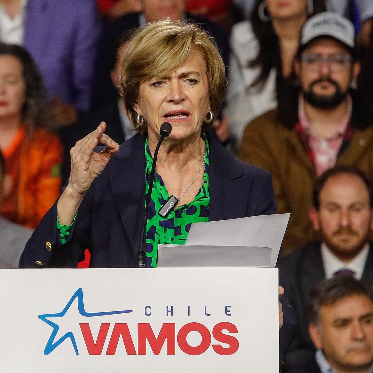 Evelyn Matthei aclara polémica sobre sueldo de futbolistas Evelyn Matthei aclara polémica sobre sueldo de futbolistas