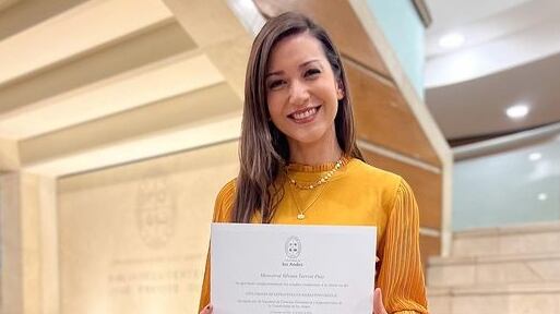 La actual figura de CHV publicó en sus redes sociales una serie de fotografías de la ceremonia de su titulación.