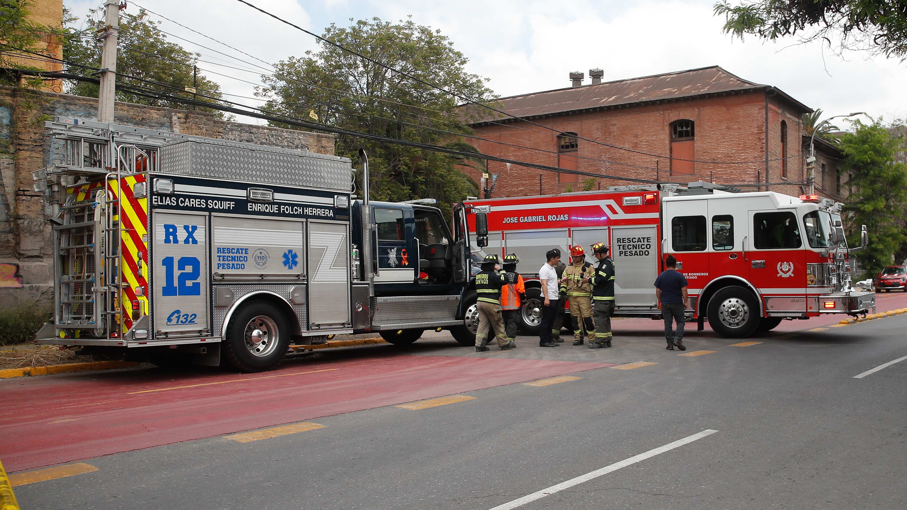 20 alumnos del INBA quemados por manipulación de Molotovs | 23 DE OCTUBRE DE 2024 / SANTIAGO
20 alumnos del Internado Nacional Barros Arana resultaron con quemaduras de diversa consideración por manipulación y confección de artefactos incendiarios para protestas (molotovs)
FOTO: DIEGO MARTIN/AGENCIAUNO