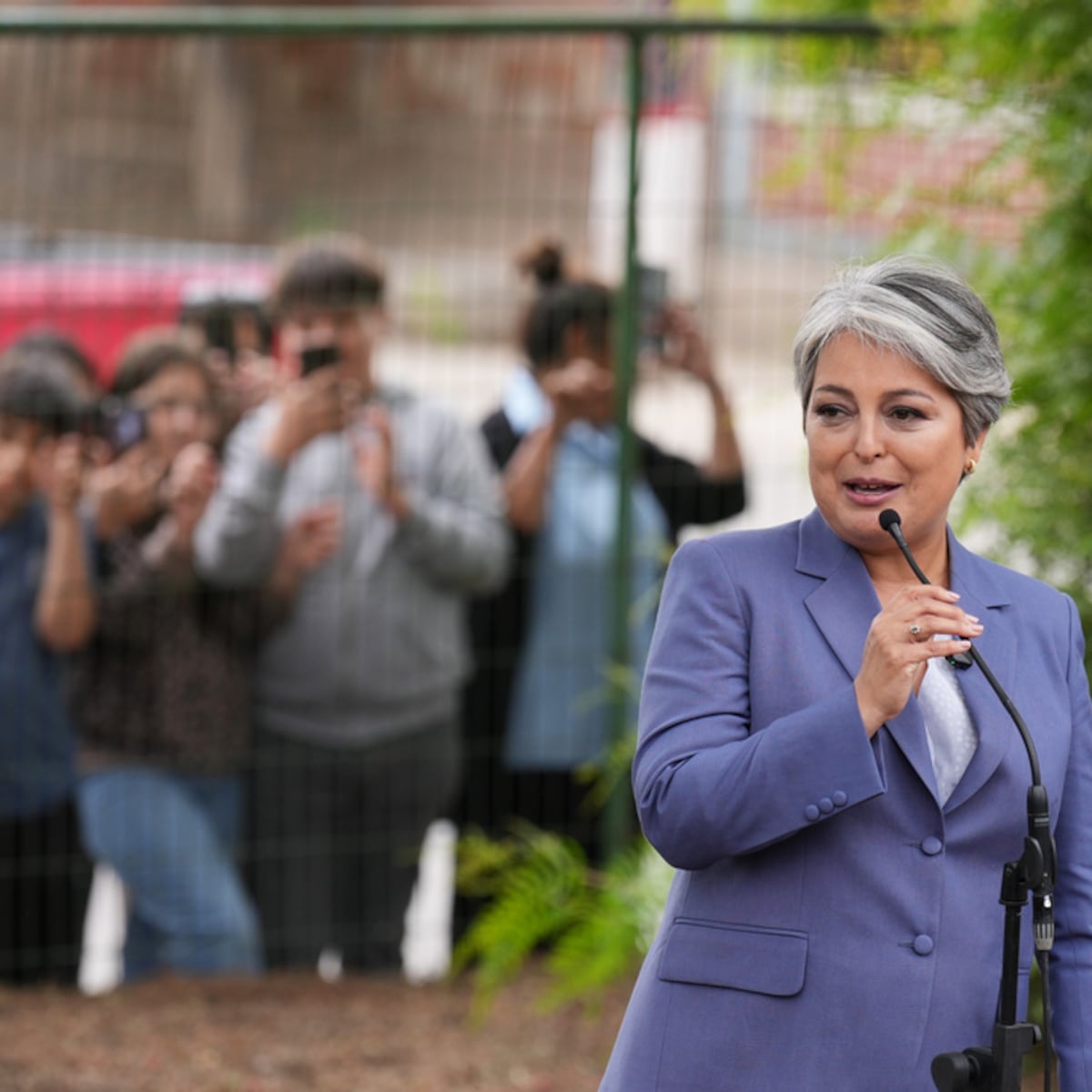 Jeannette Jara llama a José Antonio Kast tras derrota en segunda vuelta Jeannette Jara llama a José Antonio Kast tras derrota en segunda vuelta