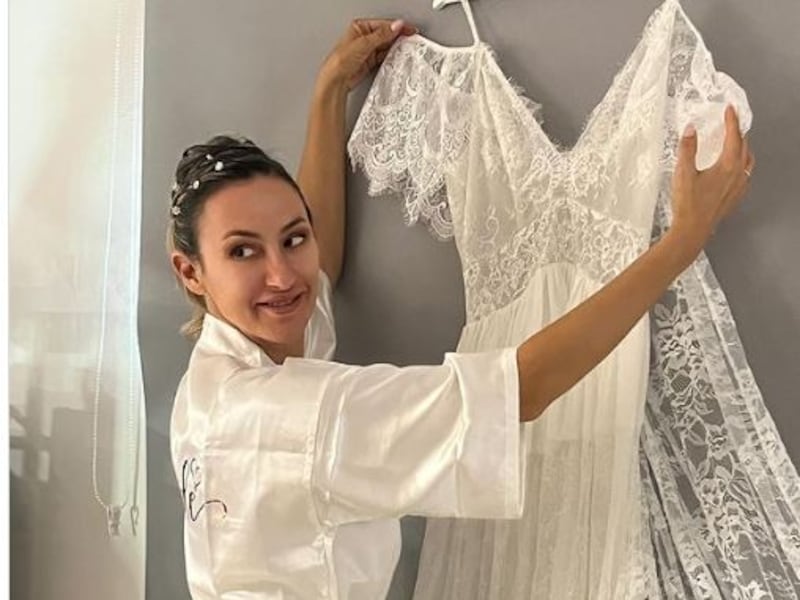 “Fue un día increíble”: Andrea Dellacasa compartió detalles de su largo vestido de novia