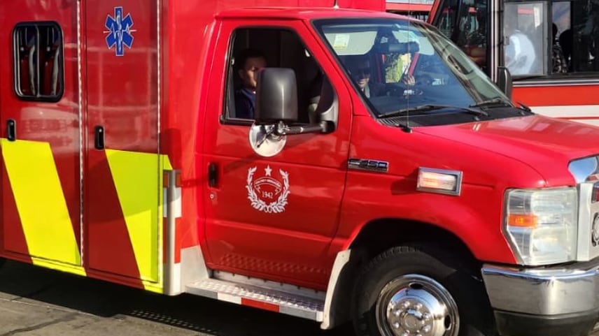 Bomberos acudió a la emergencia tras el incendio del camión en San Bernardo
