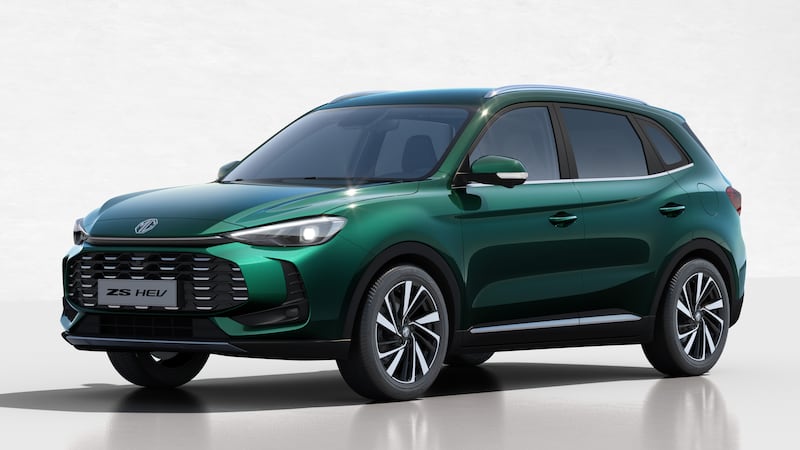 El MG ZS 2025 aterriza con nueva imagen y motorización híbrida