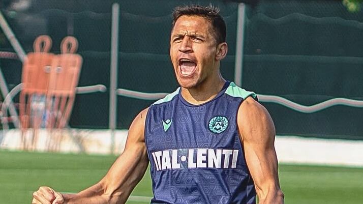 El delantero chileno tendría definida las condiciones de su nuevo contrato con un club europeo.