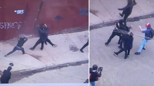 Como una verdaderas hienas actuaron una decena de violentitas, quienes atacaron cobardemente a los adherentes a la marcha de 11 de septiembre y les impidieron el paso a la romería del Cementerio General.
Los antisociales detuvieron el paso de quienes marchaban de manera pacífica y los hicieron retroceder sin discriminar que eran familias con carteles de detenidos desparecidos, adultos mayores y niños.
Pero, no contentos con ellos, atacaron de manera brutal a quienes pusieron resistencia, dejando a un hombre con una profunda herida en la cabeza, tal como mostraron en vivo por las pantallas de CHV Noticias.