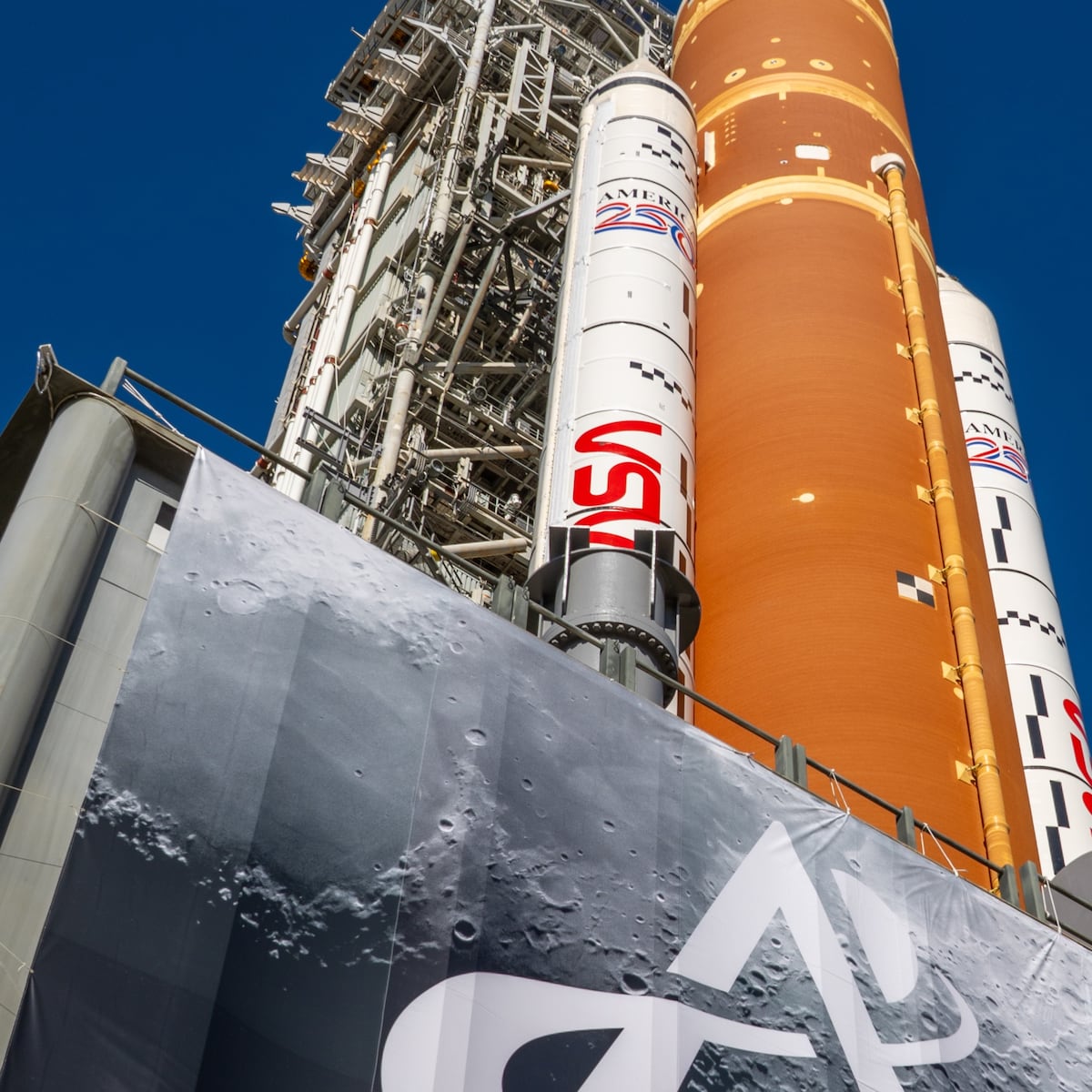 NASA is preparing to return to lunar orbit on a crewed mission: what time is the launch of Artemis II and where to watch it.