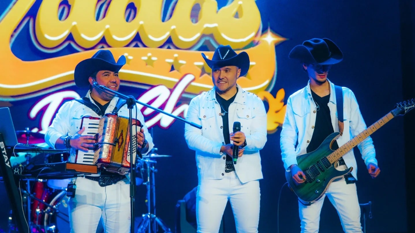 El grupo Zúmbale Primo estuvo en el cierre de campaña de José Antonio Kast