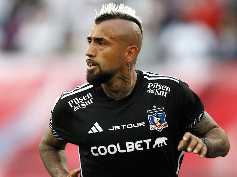 El mediocampista de Colo Colo fue expulsado en la derrota del Cacique ante Racing Club.