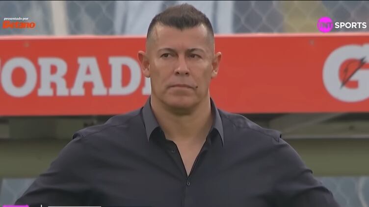 El técnico del Cacique ya habría colmado la paciencia de Mosa luego de la goleada sufrida ante la UC en el estadio Monumental.