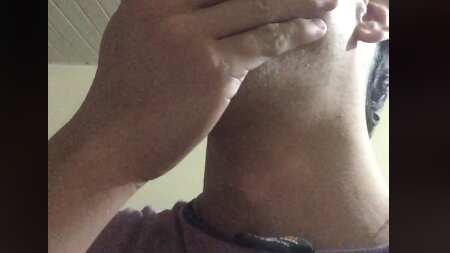 Gato comió brownie de marihuana y se hizo viral su cara.