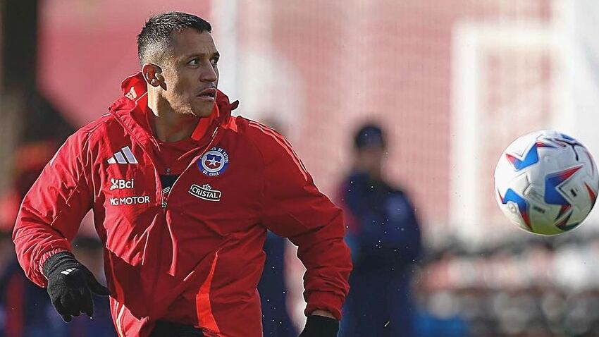 El delantero nacional se graduó de monitor de fútbol luego de estudiar dos años en el INAF.