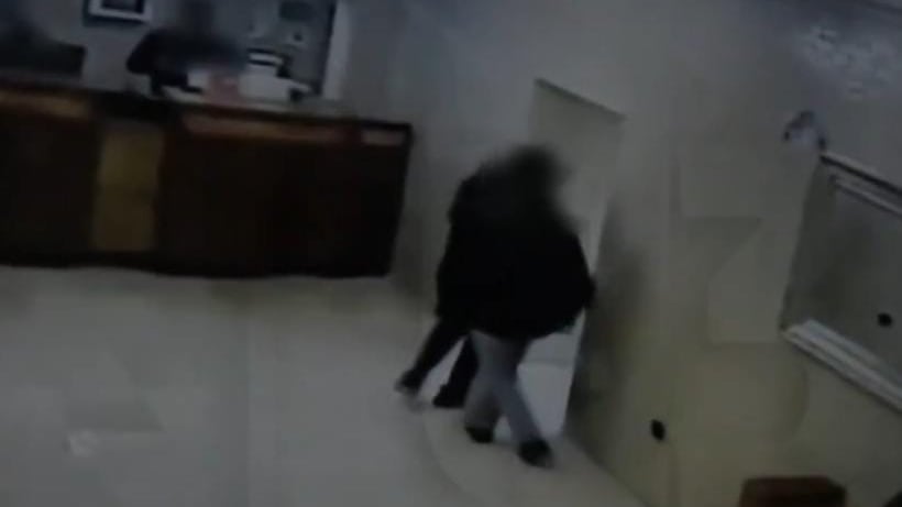 Ingreso de Manuel Monsalve y la denunciante al Hotel Panamericano la noche del 22 de septiembre de 2024.