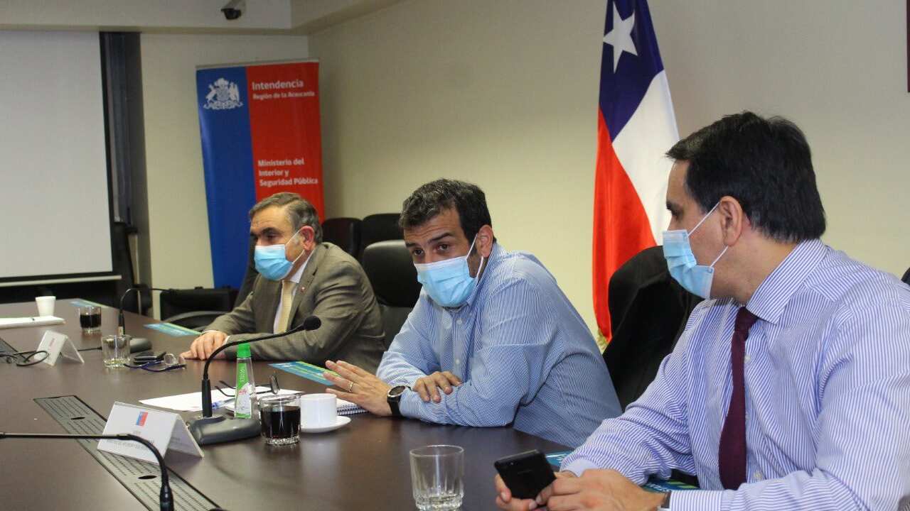 Delgado anuncia detenidos por crimen de sargento Benavides.