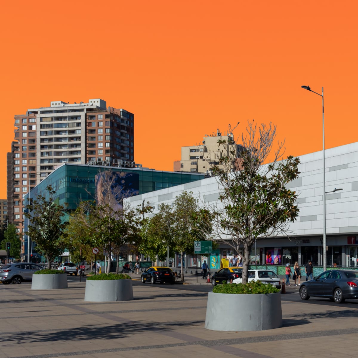 Centro Comercial más Antiguo de Las Condes se Moderniza Centro Comercial más Antiguo de Las Condes se Moderniza