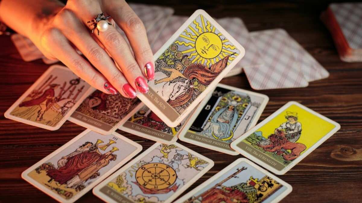 Cada arcano representa a un signo, una guía para luchar y emprender el camino al éxito, la prosperidad y el amor