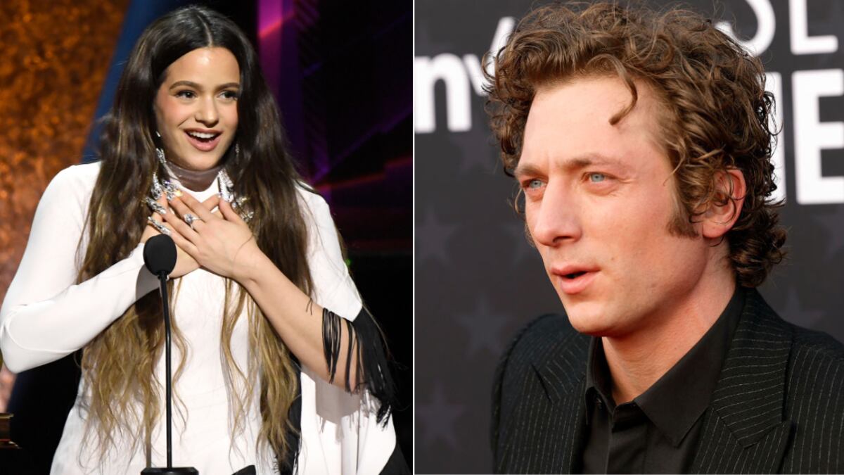 A días de confirmar su relación, Jeremy Allen White, fue captado en un exclusivo bar gay.