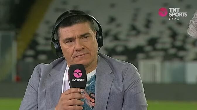 El comentarista deportivo de TNT Sports le puso pésimas notas a los jugadores de Colo Colo luego de su derrota ante la U en el estadio Monumental.