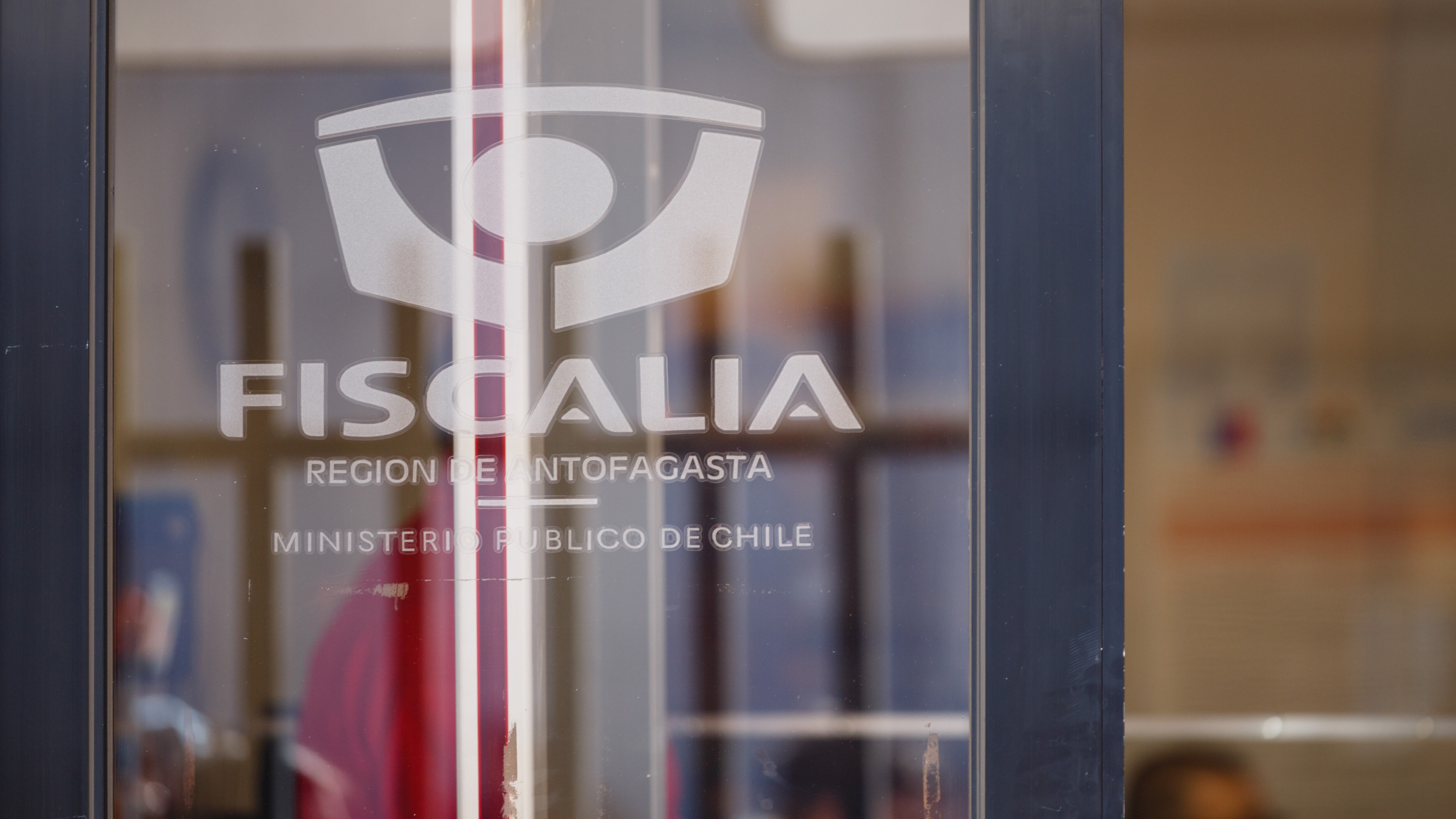 ANTOFAGASTA: Ministro Carlos Montes en Fiscala Regional | 28 DE JUNIO 2023/ANTOFAGASTA
Vista al logotipo de la Fiscala Regional de Antofagasta pegado sobre una puerta de vidrio de sus dependencias, en el centro de la ciudad.
FOTO: ALEJANDRO LEIVA VARELA/ AGENCIAUNO
