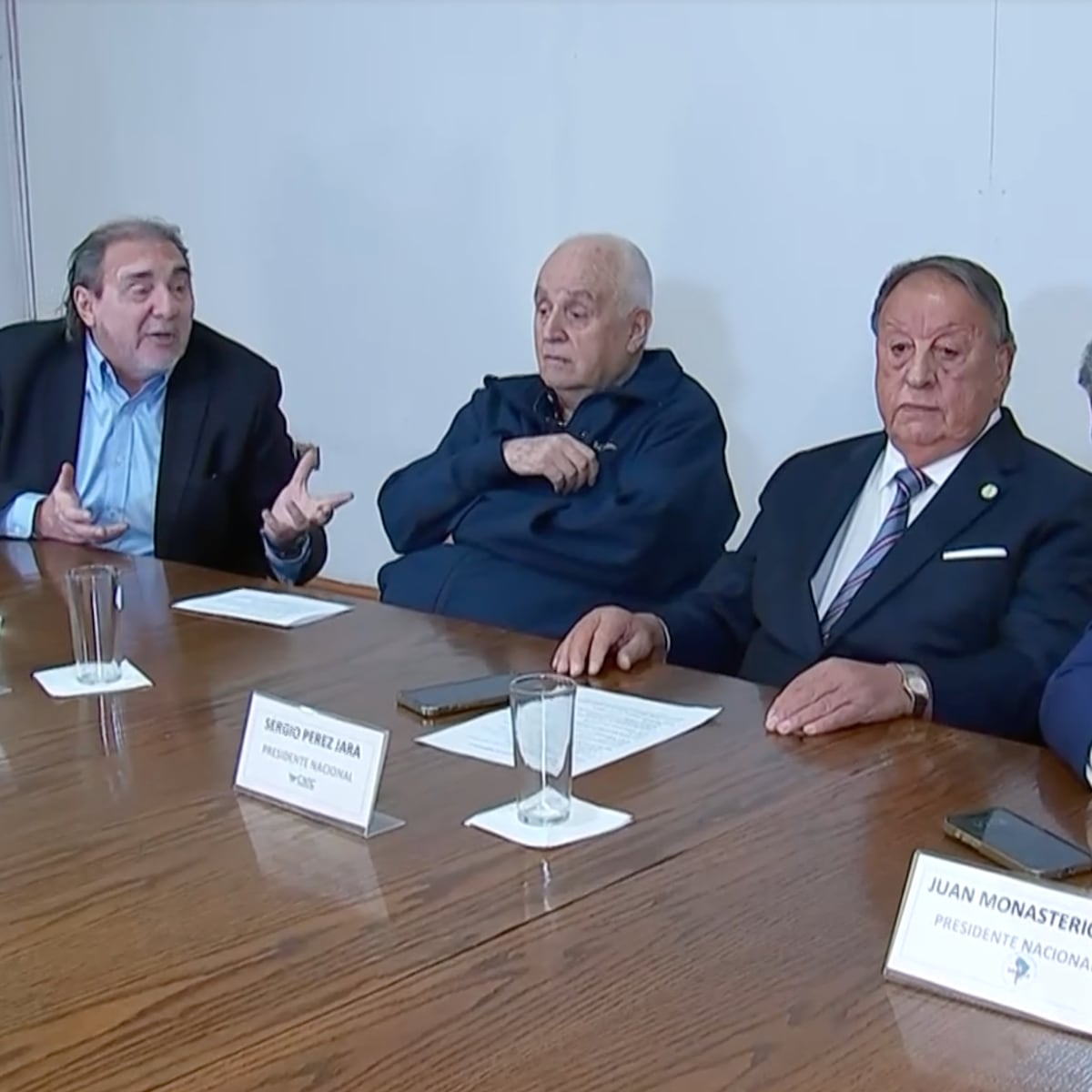 Camioneros descartan movilizaciones por alza de combustibles Camioneros descartan movilizaciones por alza de combustibles