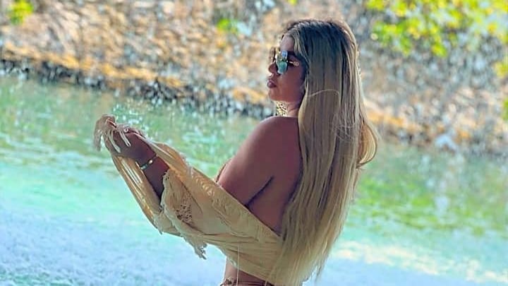 Mariana González, la Kardashian mexicana, presume de sus curvas en bikini