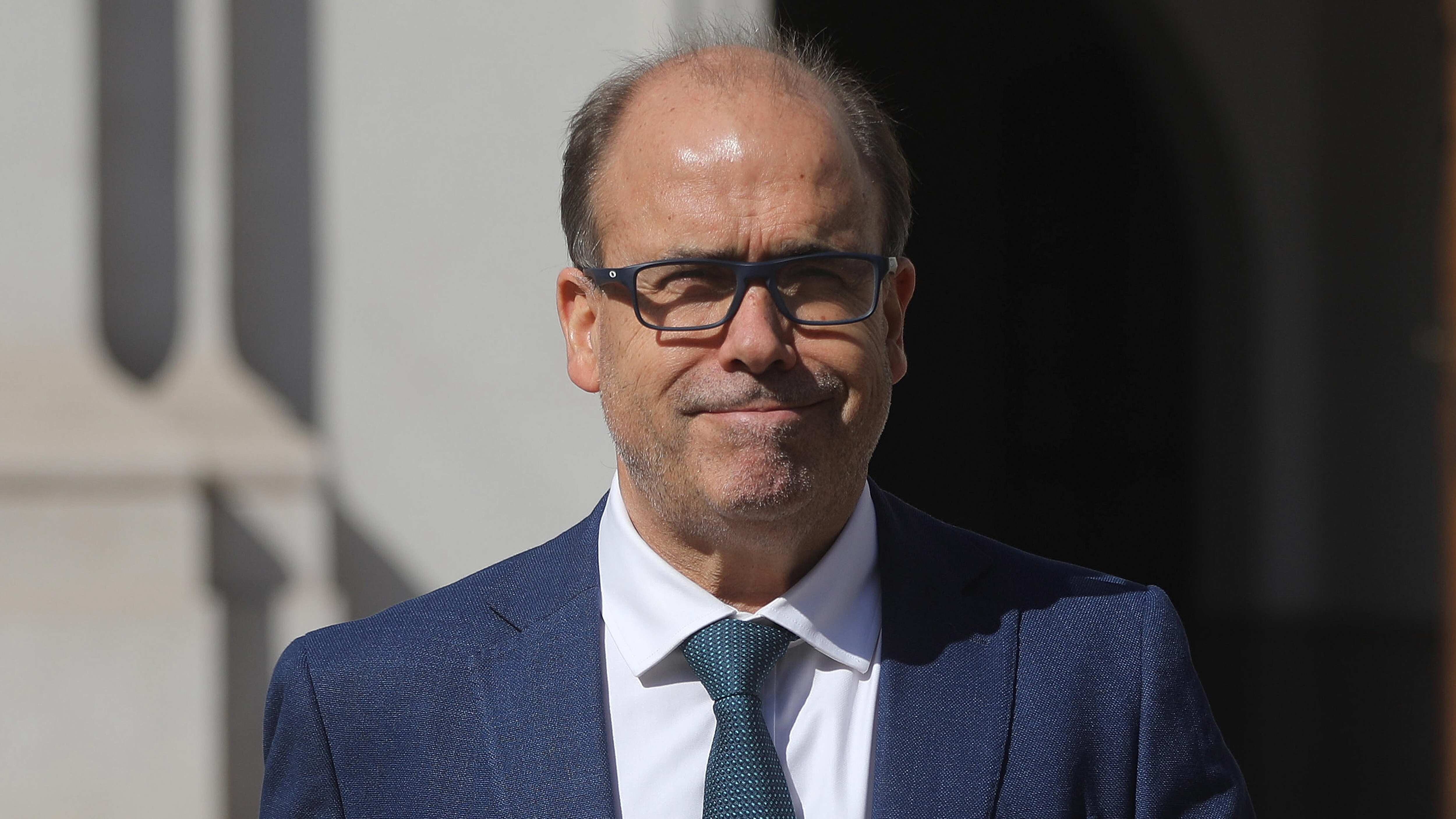 LA MONEDA: 3 de abril del 2025 | 3 de abril de 2025/SANTIAGO
El diputado Alberto Undurraga, llega al Palacio de La Moneda, para realizar un punto de prensa y hablar temas contingentes.
FOTO: SEBASTIAN BELTRAN GAETE / AGENCIUNO