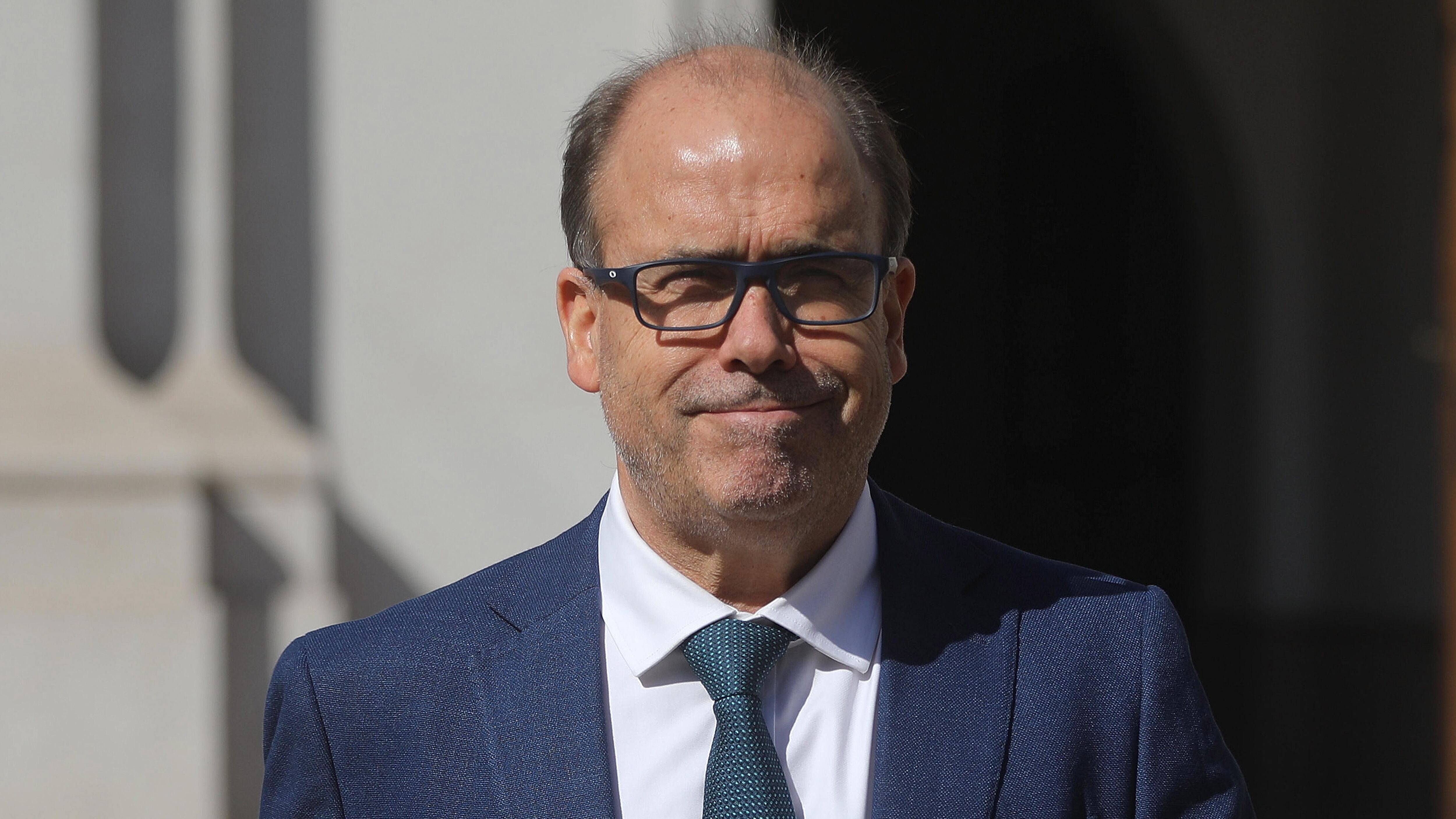 LA MONEDA: 3 de abril del 2025 | 3 de abril de 2025/SANTIAGO
El diputado Alberto Undurraga, llega al Palacio de La Moneda, para realizar un punto de prensa y hablar temas contingentes.
FOTO: SEBASTIAN BELTRAN GAETE / AGENCIUNO