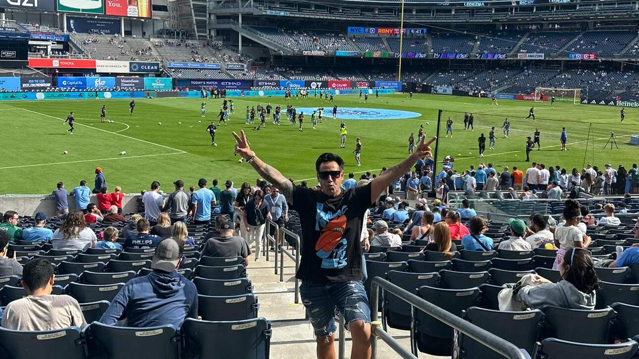 Ronny Dance en el estadio de los Yankee, Estados Unidos.
