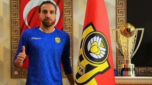 El guardameta quedó atrapado.