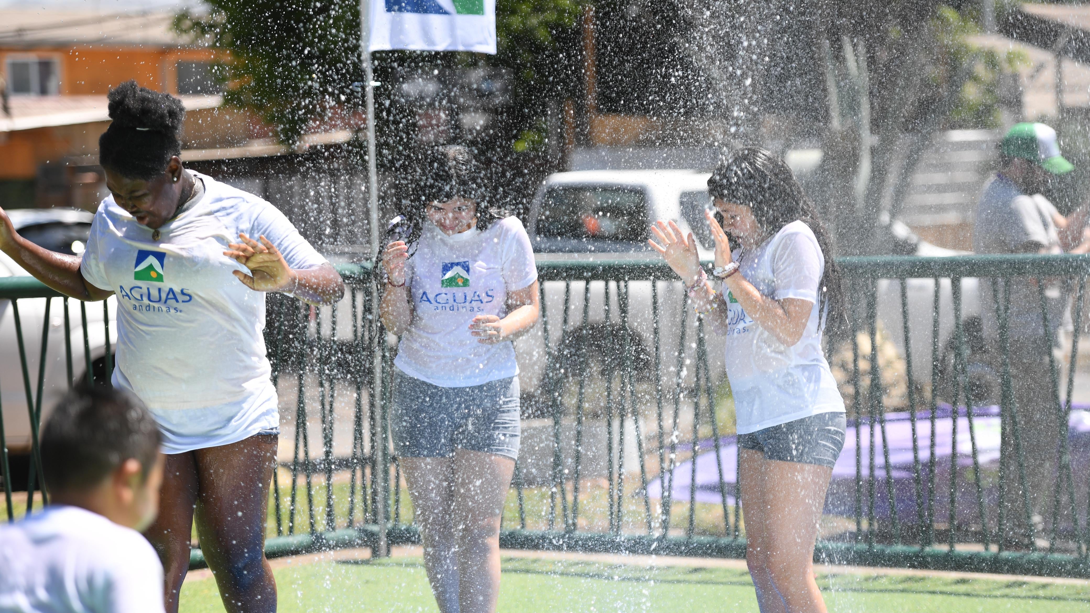 Plazas de agua en 18 comunas de la RM