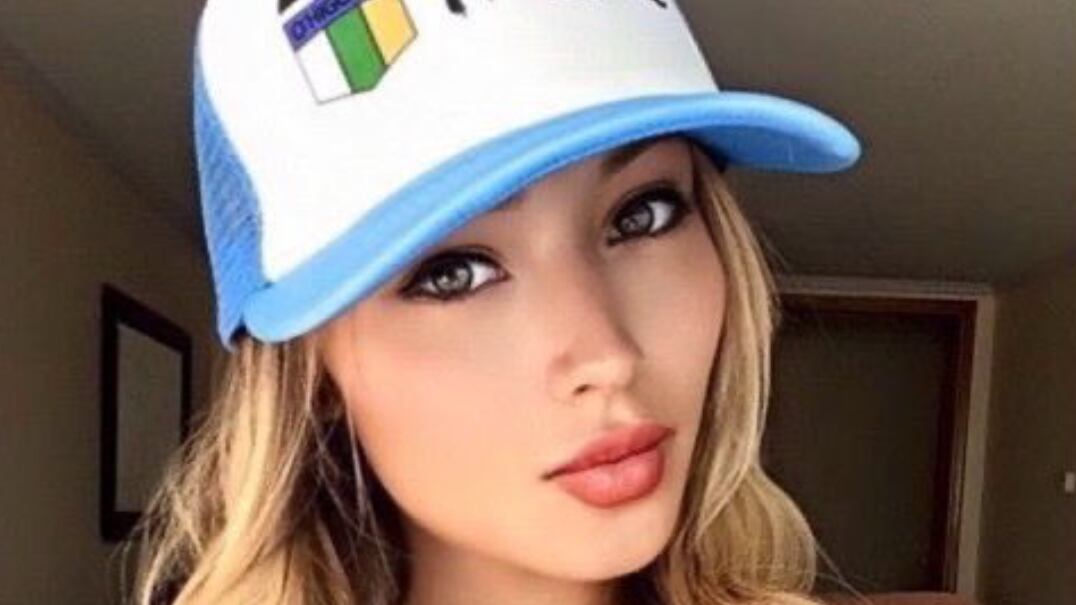 La modelo quiere comprar al capo de provincia