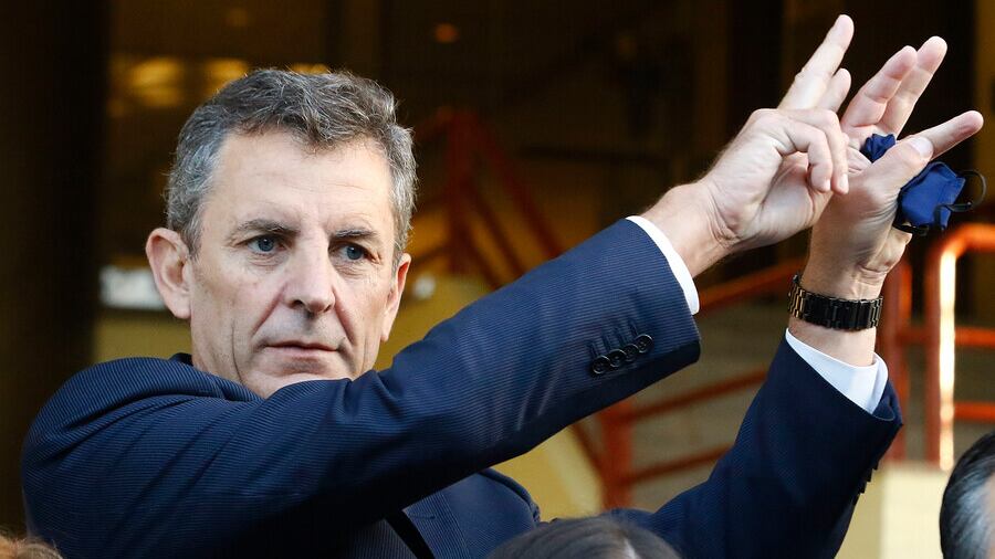 Gonzalo de la Carrera disparó contra la ministra de Salud y las vacunas: “Han introducido grafeno en nuestro organismo”