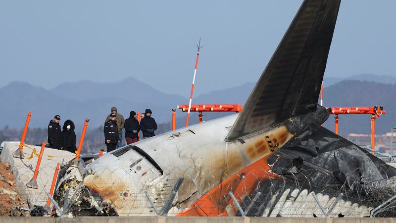 Rinden homenaje a fallecidos en desastre aéreo en Corea del Sur
