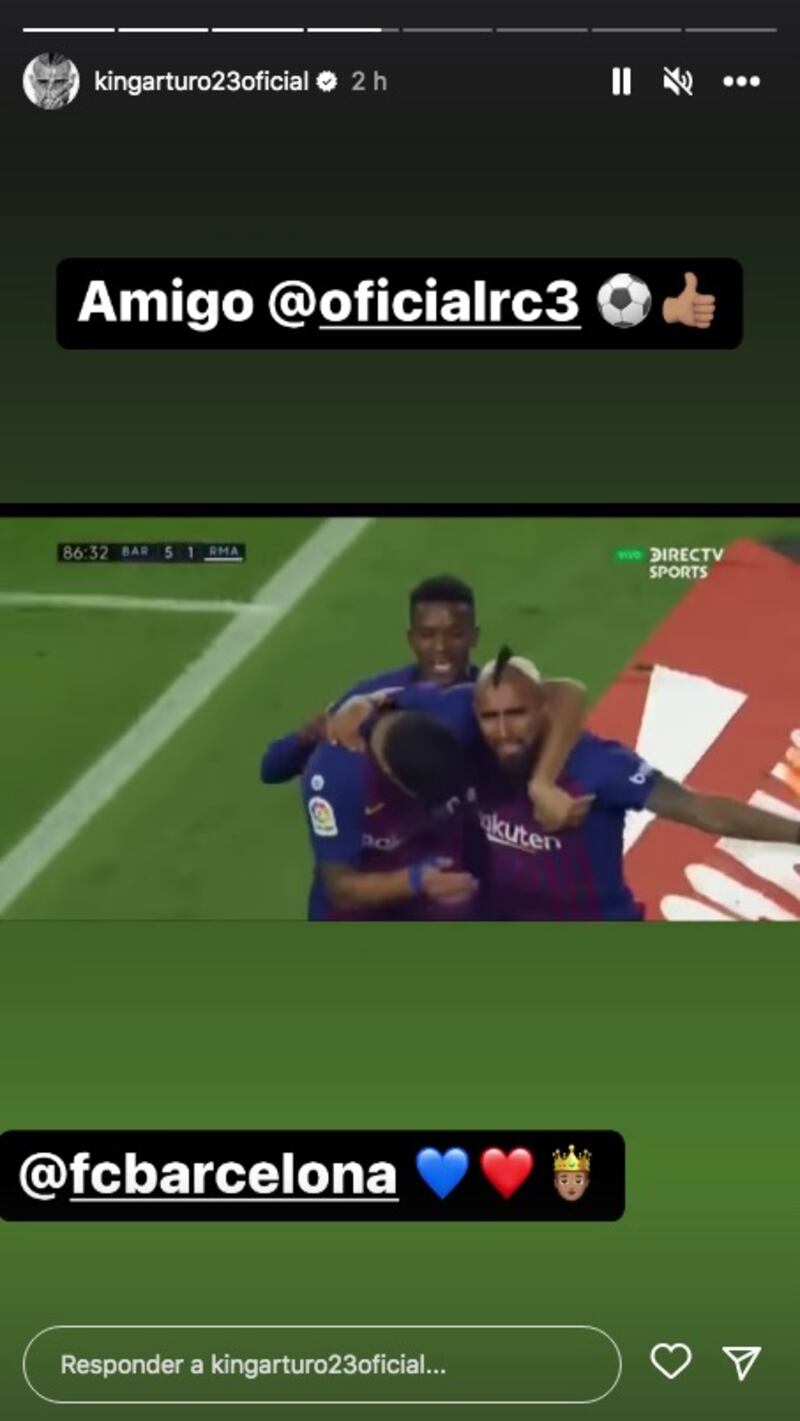 Arturo Vidal respondiéndole a Roberto Carlos