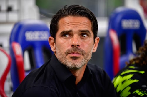 El millonario sueldo que recibiría Fernando Gago en la U: cifra supera ampliamente al DT anterior