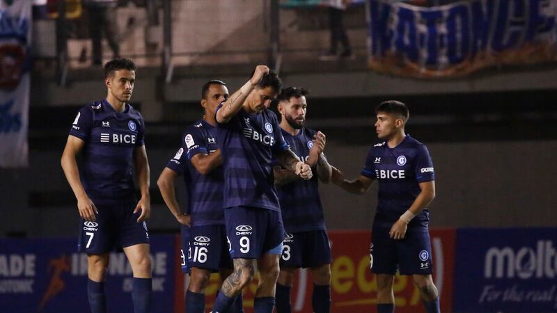 Juvenal Olmos se lanza con todo y acusa intento de “cama” en la UC: “Yo veo que los futbolistas quieren echar al técnico”