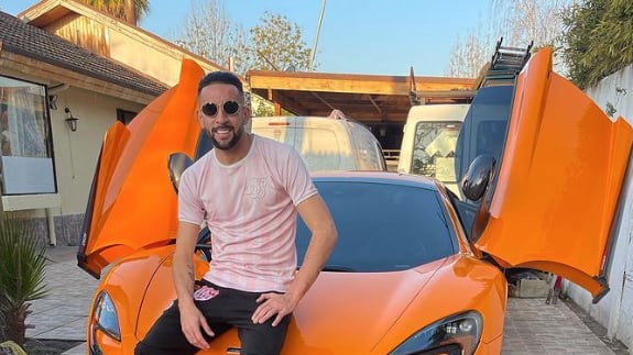 Revelan supuesto remember de Mauricio Isla con Thati Lira.