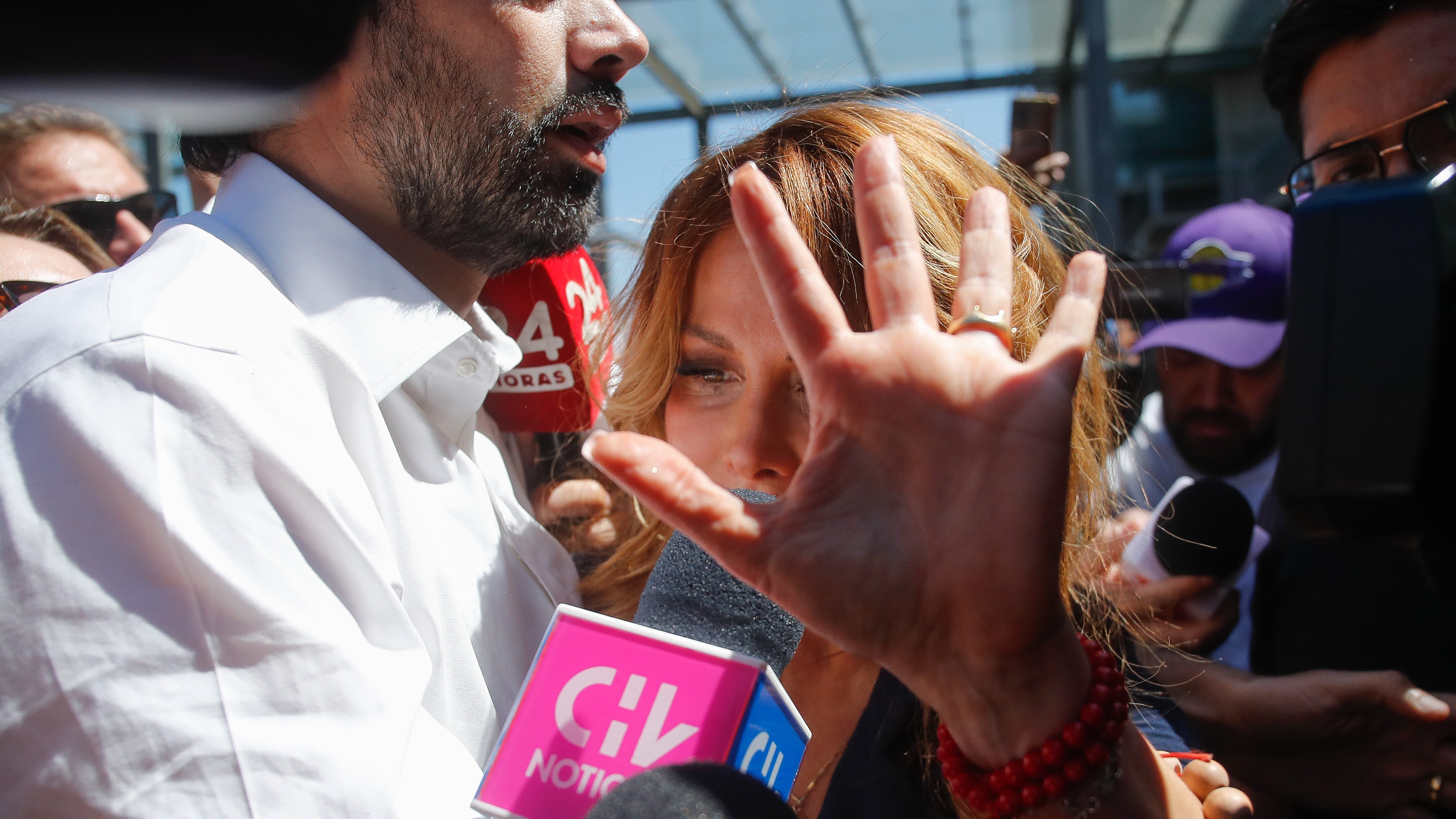 Llegada de Cathy Barriga al Centro de Justicia