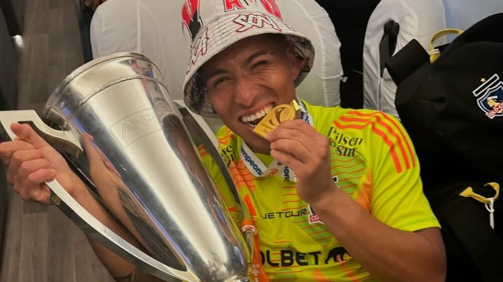 El arquero aclaró en sus redes sociales los motivos de su decisión de emigrar al extranjero y no seguir jugando en Colo Colo desde 2025.